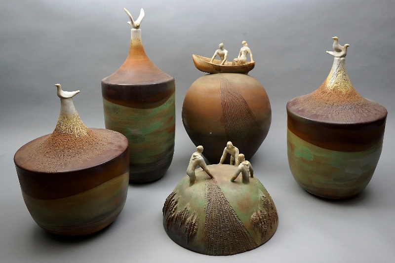 Декоративная композиция «Камчатка». Фрагмент. Москва. 1981. Шамот, глазурь. Из коллекции музея-заповедника «Царицыно»