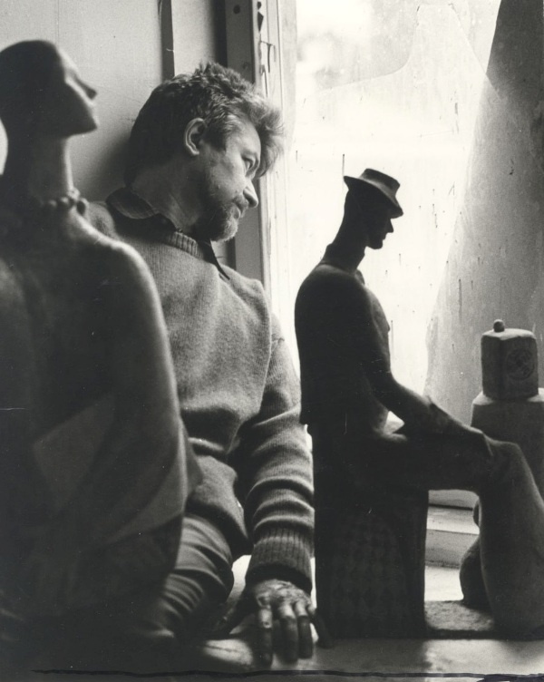 Валерий Малолетков в мастерской. 1970-е годы. Из личного фотоархива художника