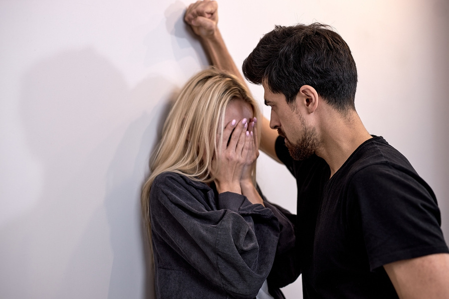 Муж - эмоциональный абьюзер, но для развода пока не созрела. Что делать в «подвешенном состоянии»?