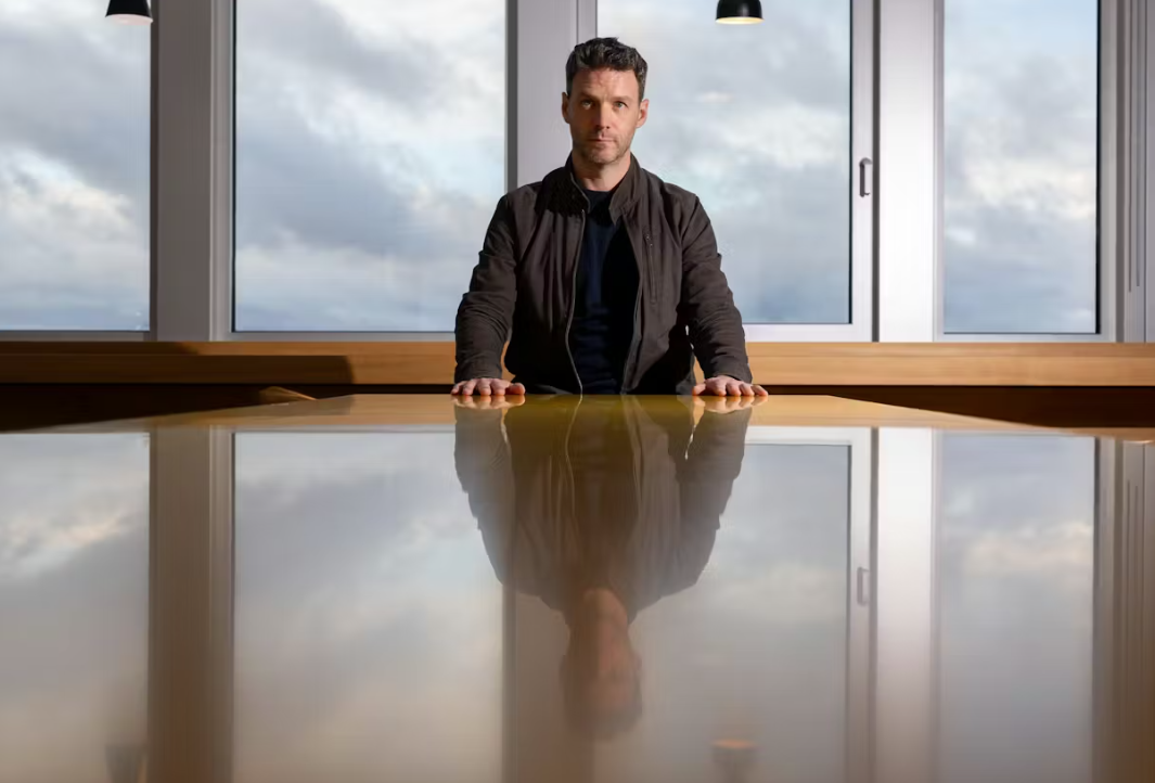 Эндрю Ловенталь, директор liber-net, анализирует государственное финансирование НКО и их влияние на формирование цифрового мнения в Германии © Emmanuele Contini/Berliner Zeitung