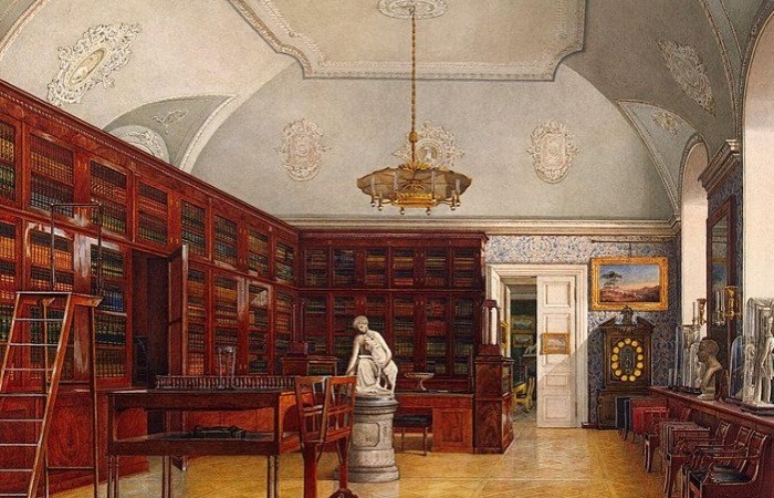 Старинная домашняя библиотека.