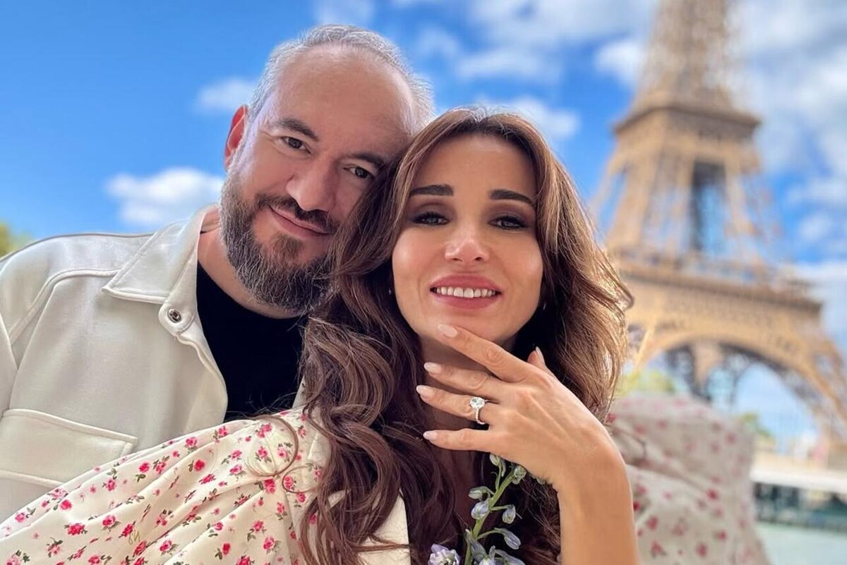    Анфиса Чехова и ее избранник в Париже Социальные сети