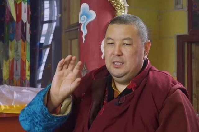    Олег Намжилов уже тридцать лет составляет гороскопы. Фото: Личный архив/ Олег Намжилов