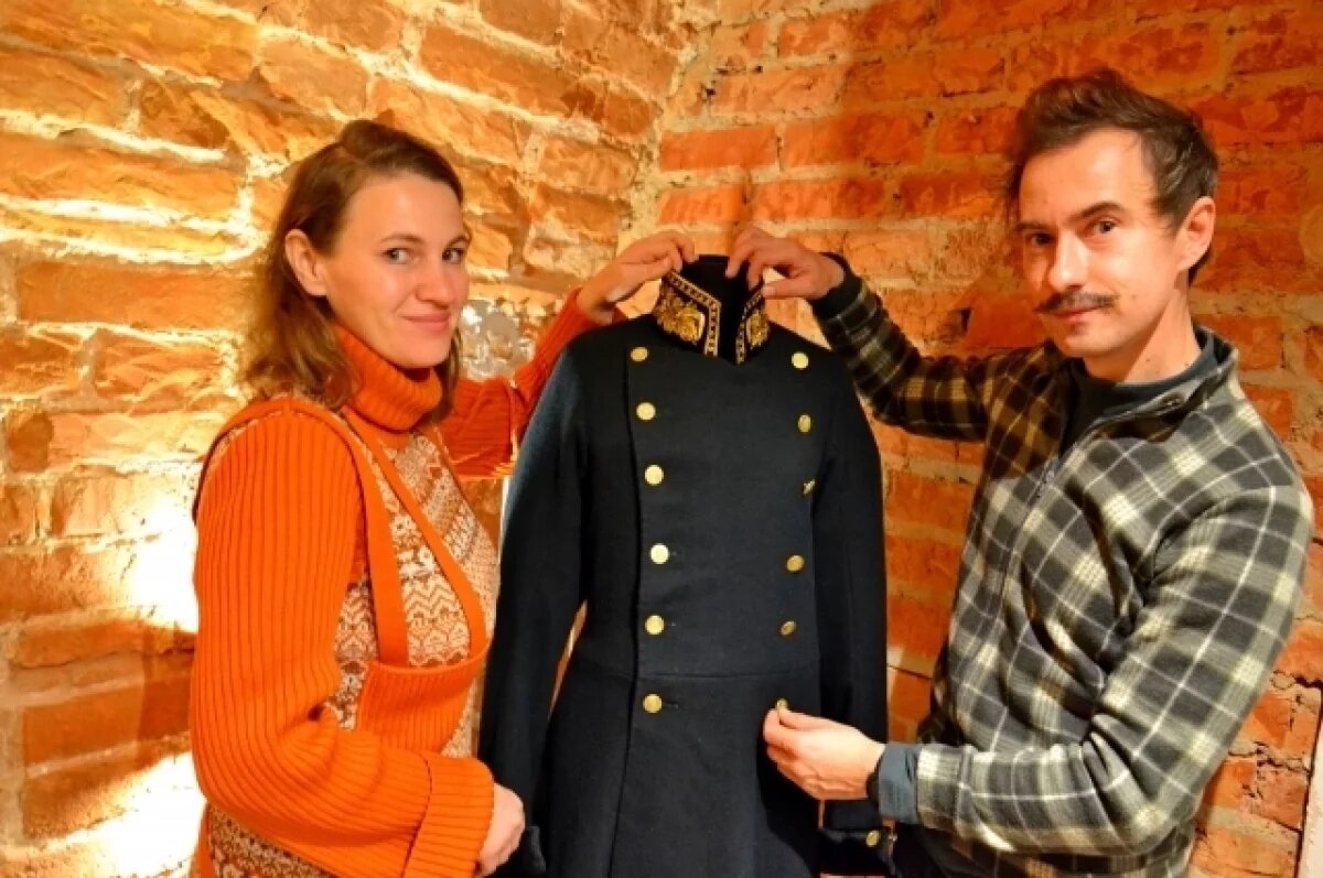    Евгения и Павел подходят к созданию мундиров скрупулёзно, им важен подлинный образ