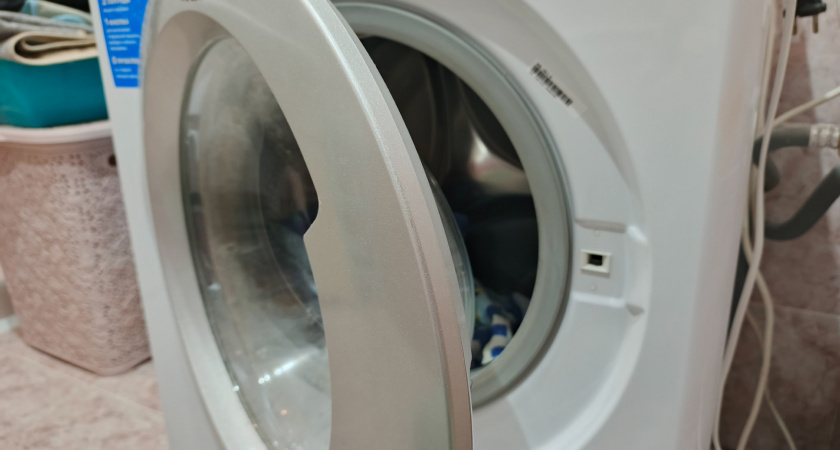    Куда заливать гель для стирки в стиральной машине: 2 варианта и техника использования средства