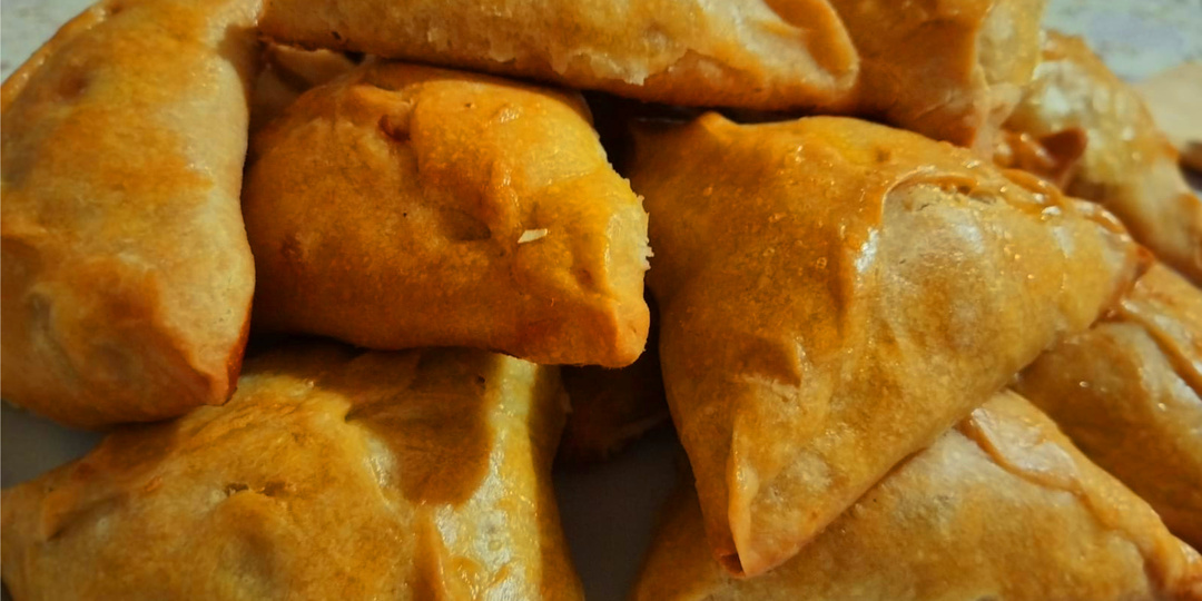 Учпочмак на бездрожжевом тесте: ароматный треугольник