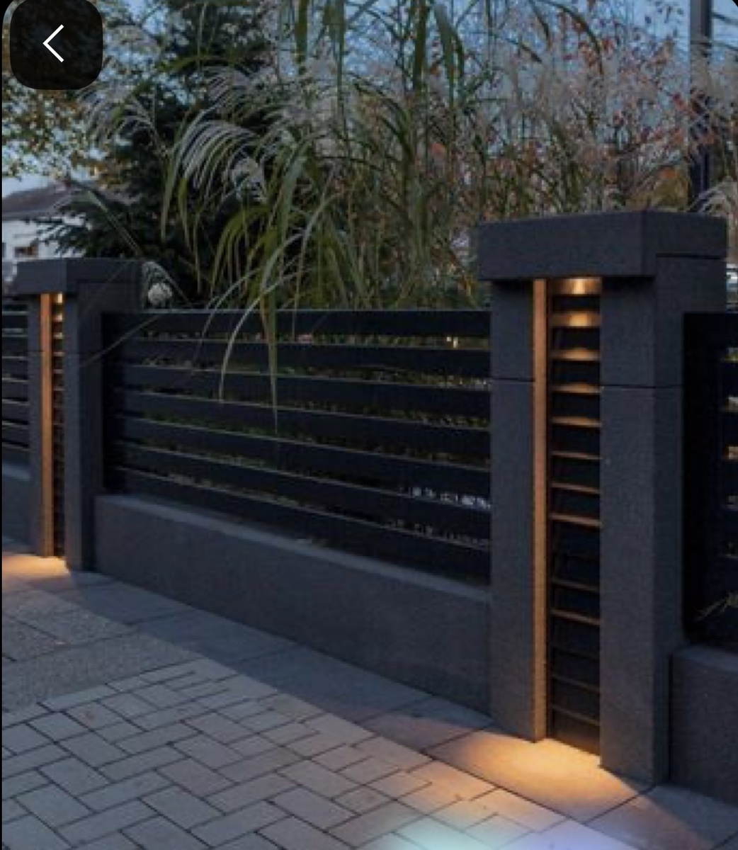 Забор будет такого плана, только глухой, чтоб ничего не видно было с улицы.