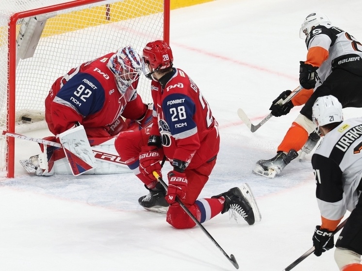     Финалист – все, чемпион – все: хабаровский «Амур» после «Трактора» разобрался с «Локомотивом», отгрузив тому тоже 6 шайб. Фото: ХК "Локомотив"