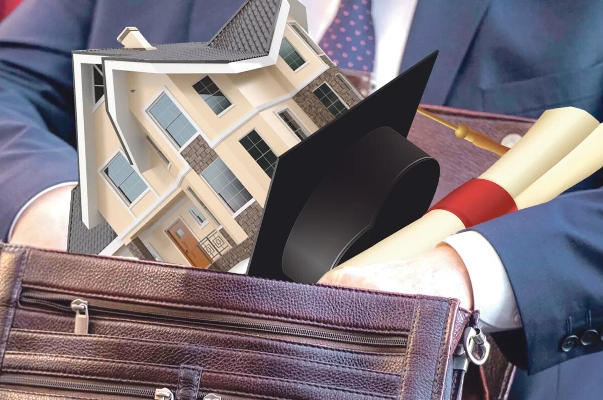    То, что прежде легко сходило чиновникам с рук: бюджетные контракты с фирмой жены, содействие бизнесу друга или постройка дома в охранной зоне – теперь обязательно вызовет вопросы. И на них нужно будет отвечать.