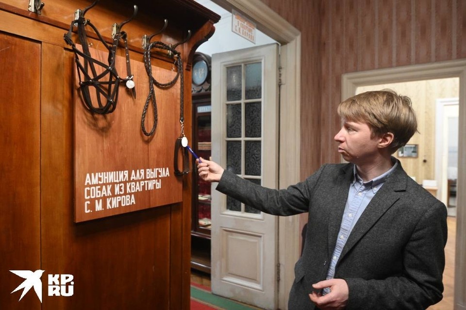    Даже "хозяин" Ленинграда выводил собак в наморднике. Алексей БУЛАТОВ