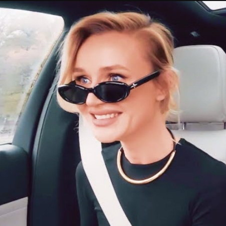     Обзор: «Полина Гагарина: Снимаю макияж и спокойно хожу по Москве | Очень караочен»