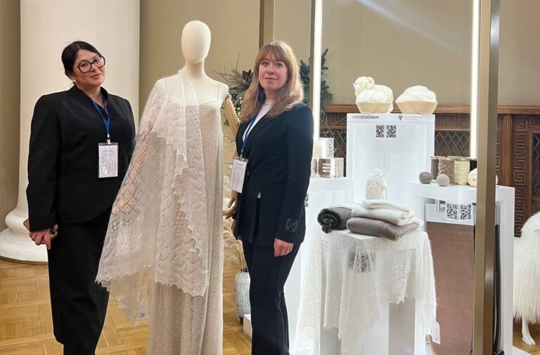    Оренбургские пуховницы презентовали свои изделия в Санкт-Петербурге Оренбуржье