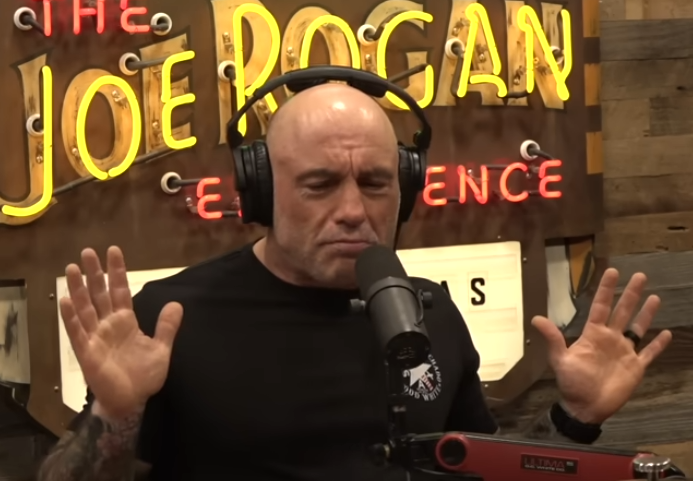 ЭПОХА РАСКРЫТИЯ: Как документальный фильм изменил всё
21 ноября 2025 года вышел фильм «Эпоха раскрытия» — не просто документалка о НЛО, а шокирующее свидетельство 34 представителей высших эшелонов власти США.
Сенаторы, бывшие руководители разведки и военные офицеры единогласно заявляют: существует триллионная секретная программа изучения технологий нечеловеческого происхождения, скрытая даже от президентов. США и Китай ведут скрытую гонку за обладание этими технологиями, и ставки выше, чем в ядерном противостоянии.
Интервью Дэна Фараха с Джо Роганом стало катализатором, после которого человечество впервые всерьёз посмотрело на новую реальность — и не отвернулось.
Эпоха сокрытия подходит к концу. Эпоха раскрытия только начинается.