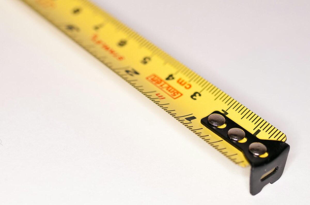 William Warby / Unsplash📷Если проем нестандартный, лучше доверить замеры профессионалам, чтобы избежать ошибок и дополнительных затрат