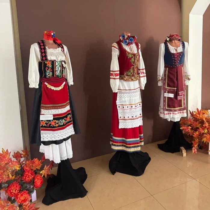 Листайте вправо, чтобы увидеть больше изображений