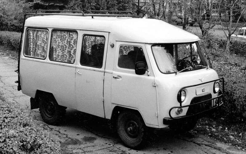    Микроавтобус ТС-17144, сделанный на небольшом ульяновском предприятии Акро. Аналогичные машины строили десятки заводов.