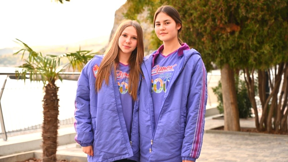    Школьницы из Лянтора стали участницами тематической смены в «Артеке»