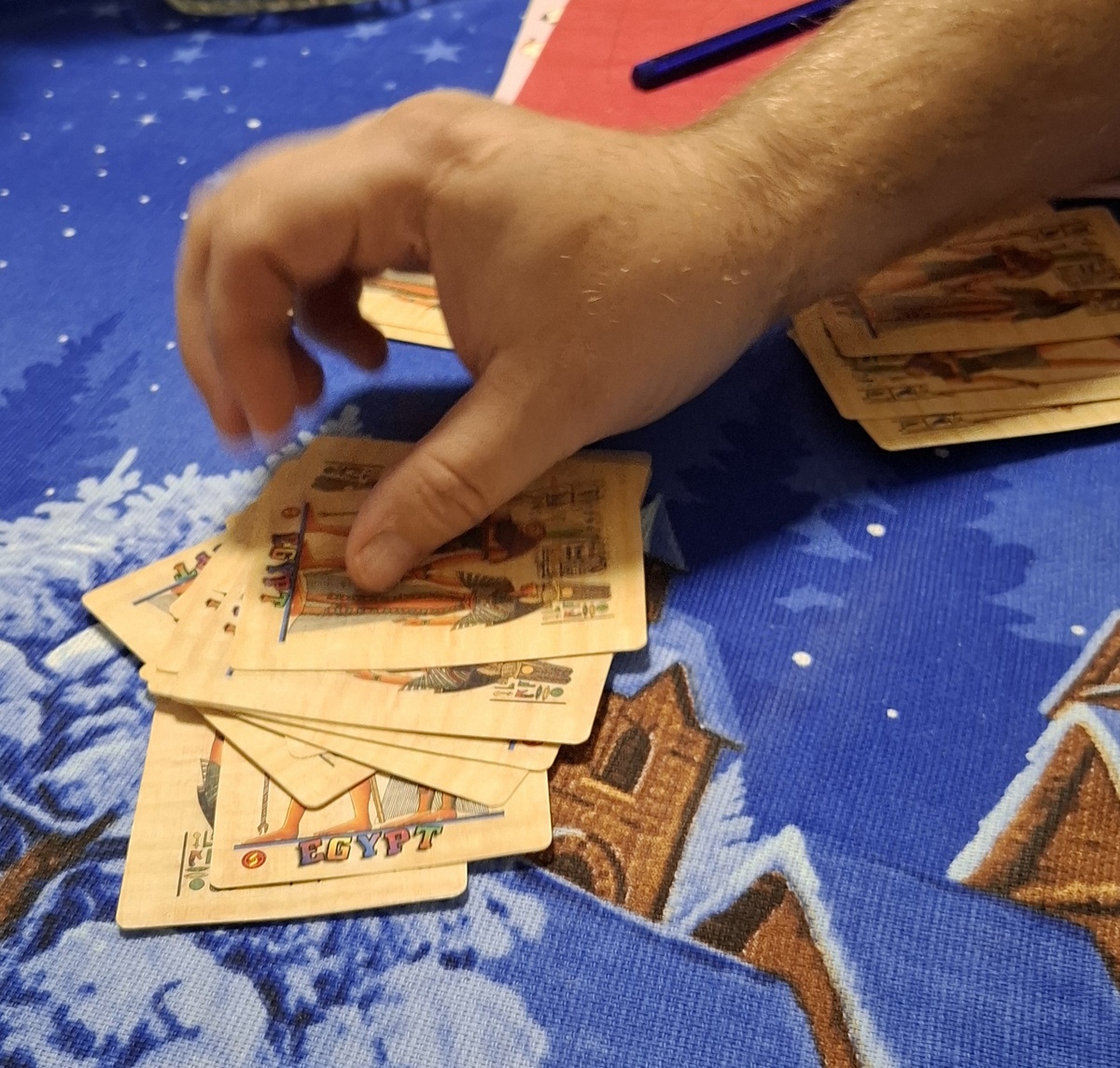 Сыграла, хотя, несколько шестерных.