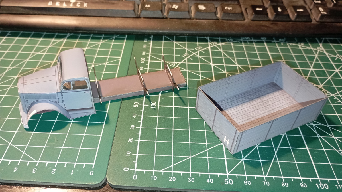 Кузов и рама под него.