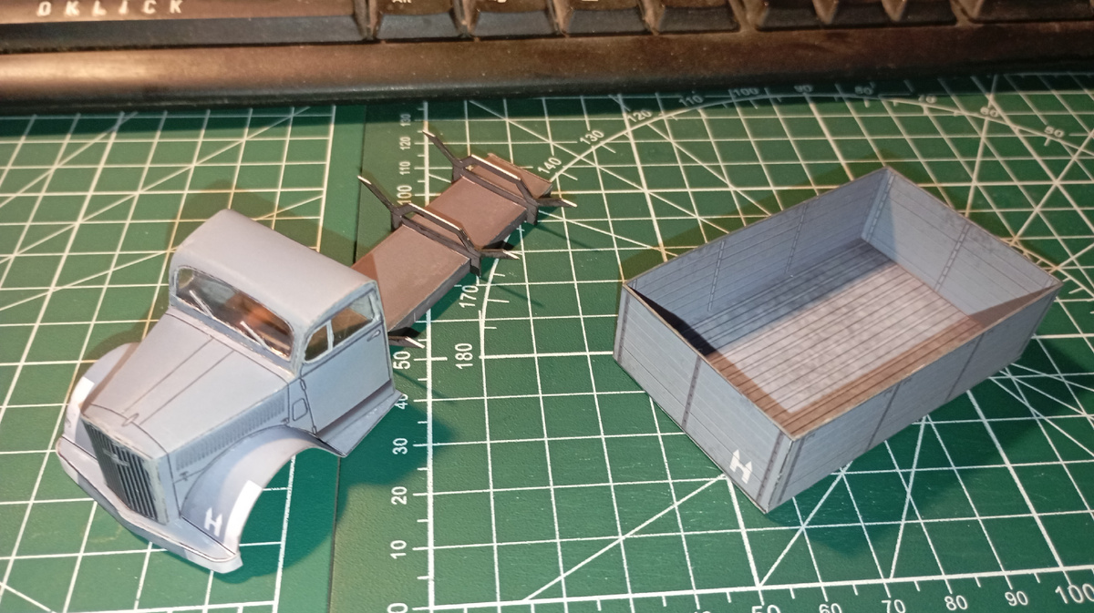 Кузов и рама под него.