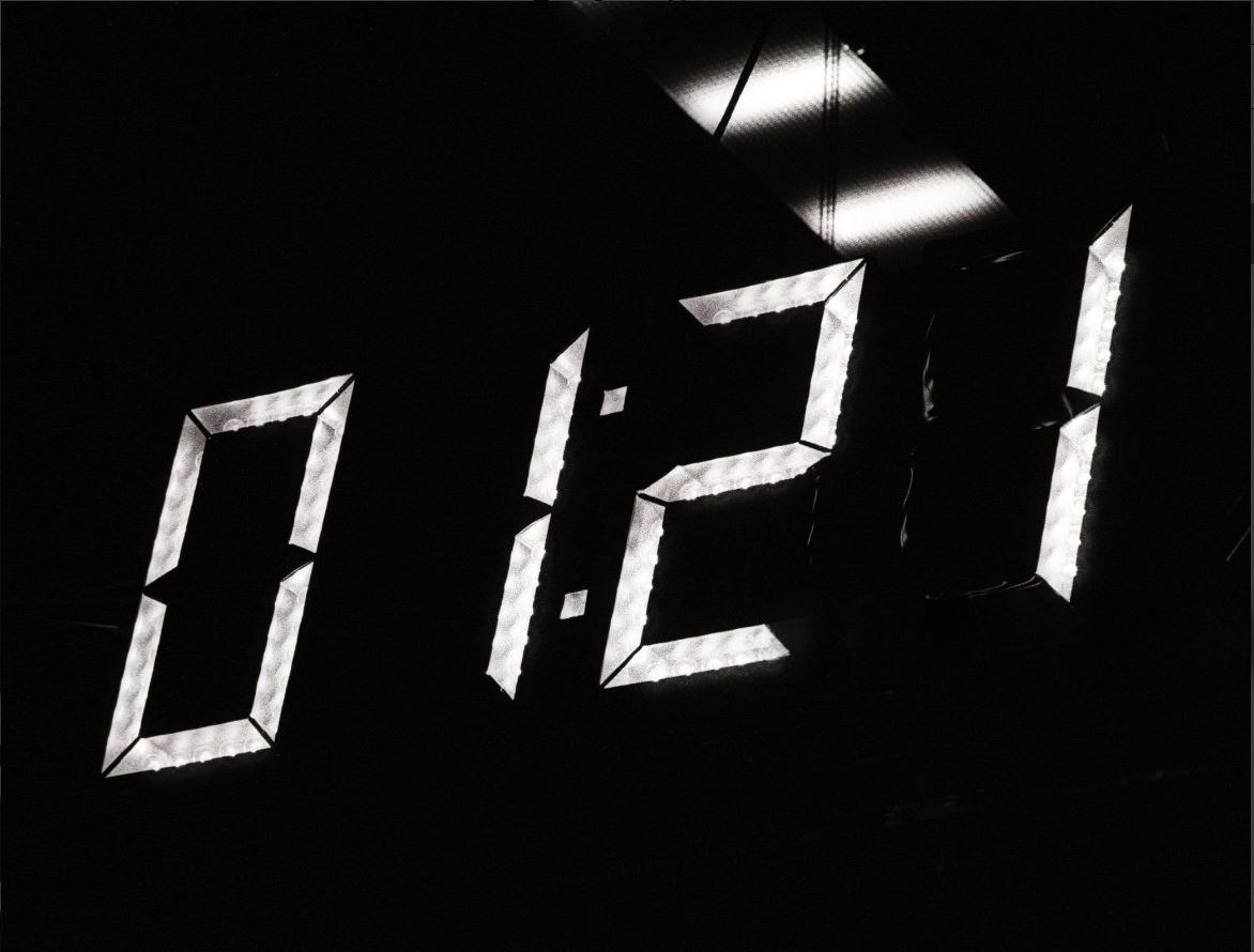 Обратный отсчёт перед выступлением Electric Light Orchestra (ELO) в зале Ahoy 10 февраля 1982 года в Роттердаме, Нидерланды. Фото Роба Верхорста.