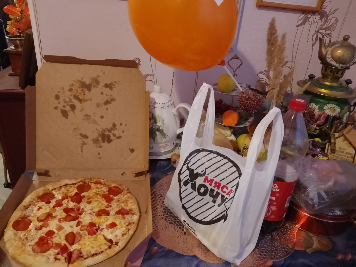 Фото автора, купили пиццу