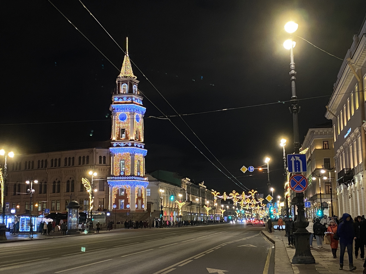 Петербург в новогодние праздники. Здесь и далее фото автора