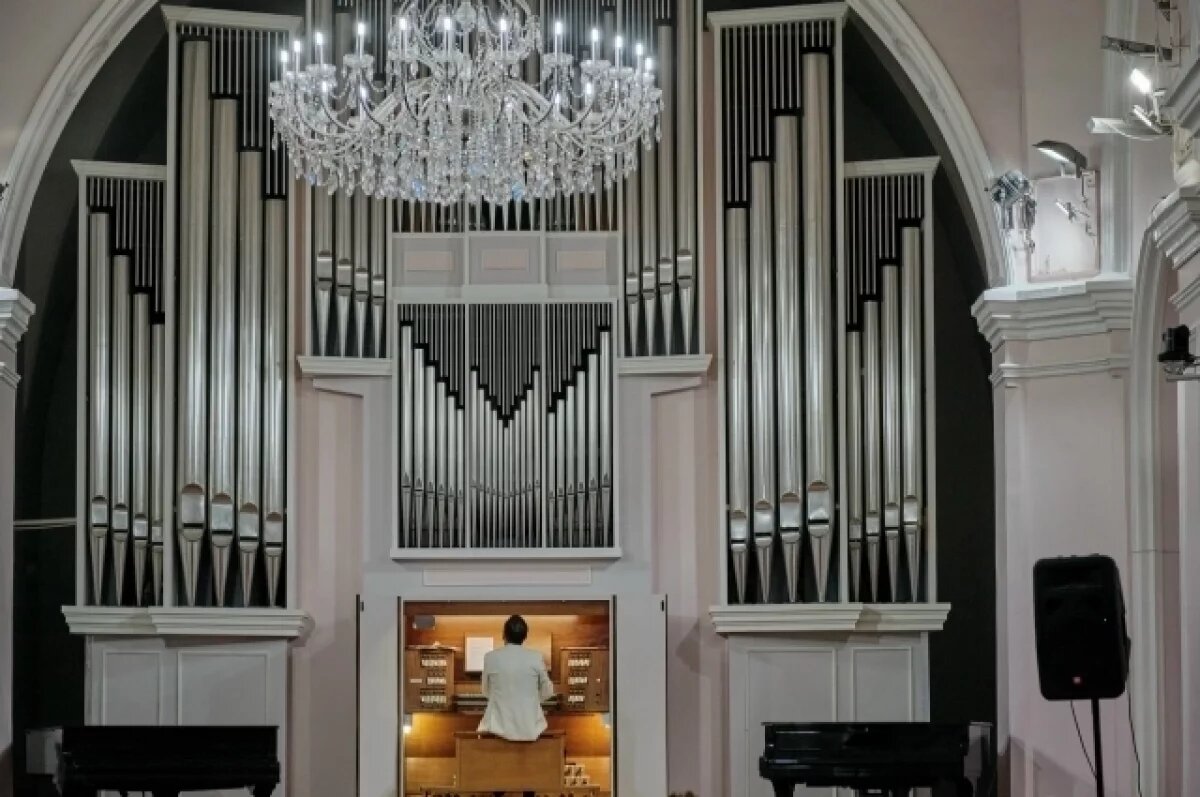    Томский органист впервые в России исполнил неизвестные произведения Баха