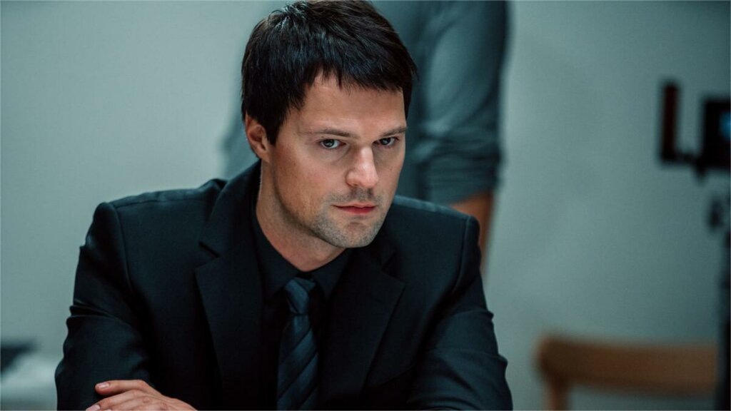 Ссылка на изображение - https://s2.stc.all.kpcdn.net/putevoditel/serialy/wp-content/uploads/2025/05/result_06-1-1024x576.jpg