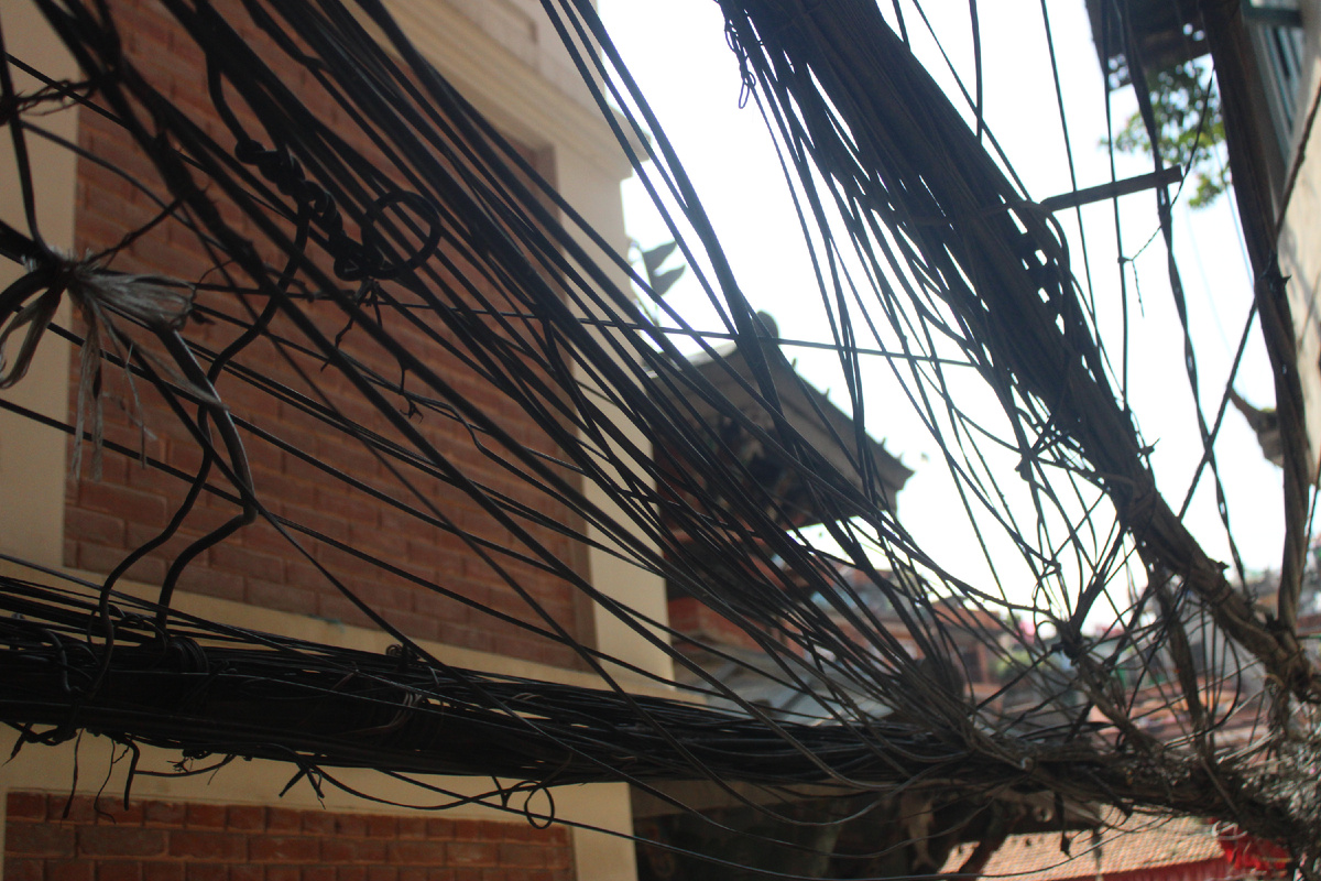 Прямо на площади Дурбар: вон храм видно