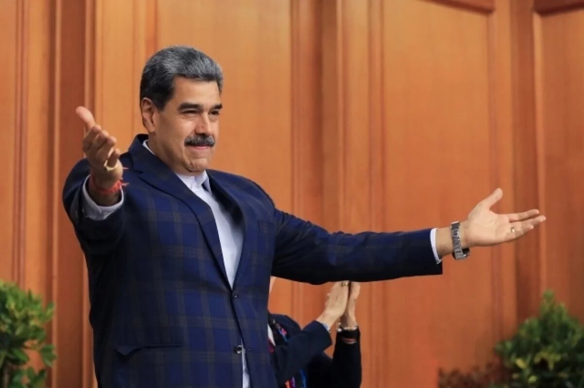    WP: США планируют сбросить листовки над Каракасом в день рождения Мадуро