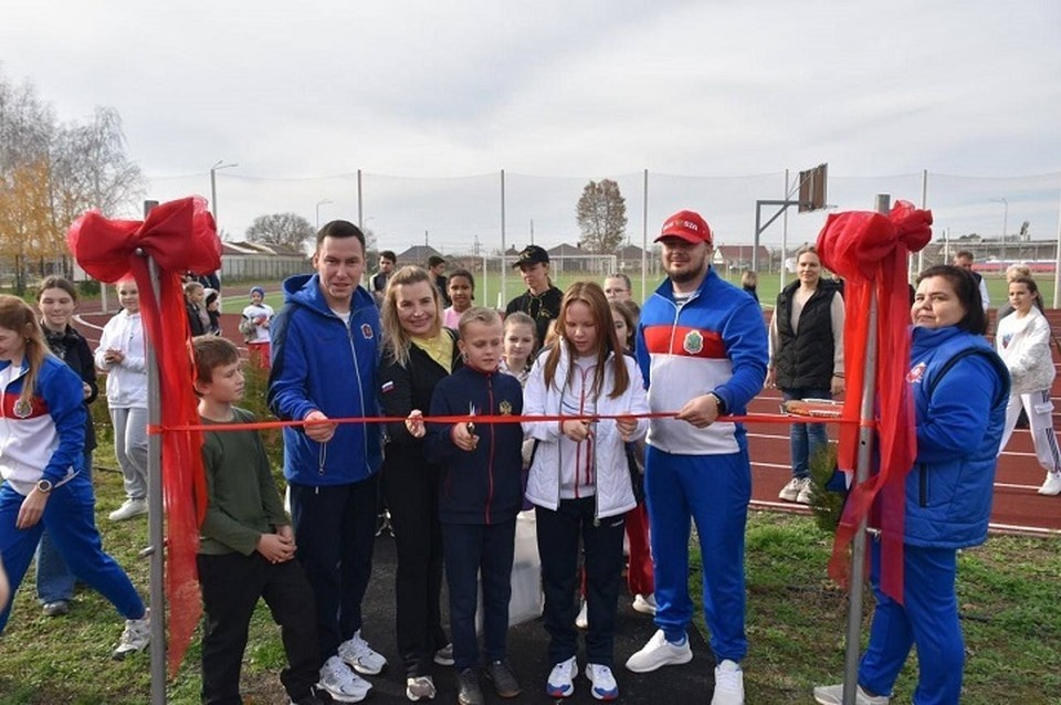    В Нижнегорском районе открыли современную спортплощадку. Фото: глава администрации Нижнегорского района Антон Кравец/ВК