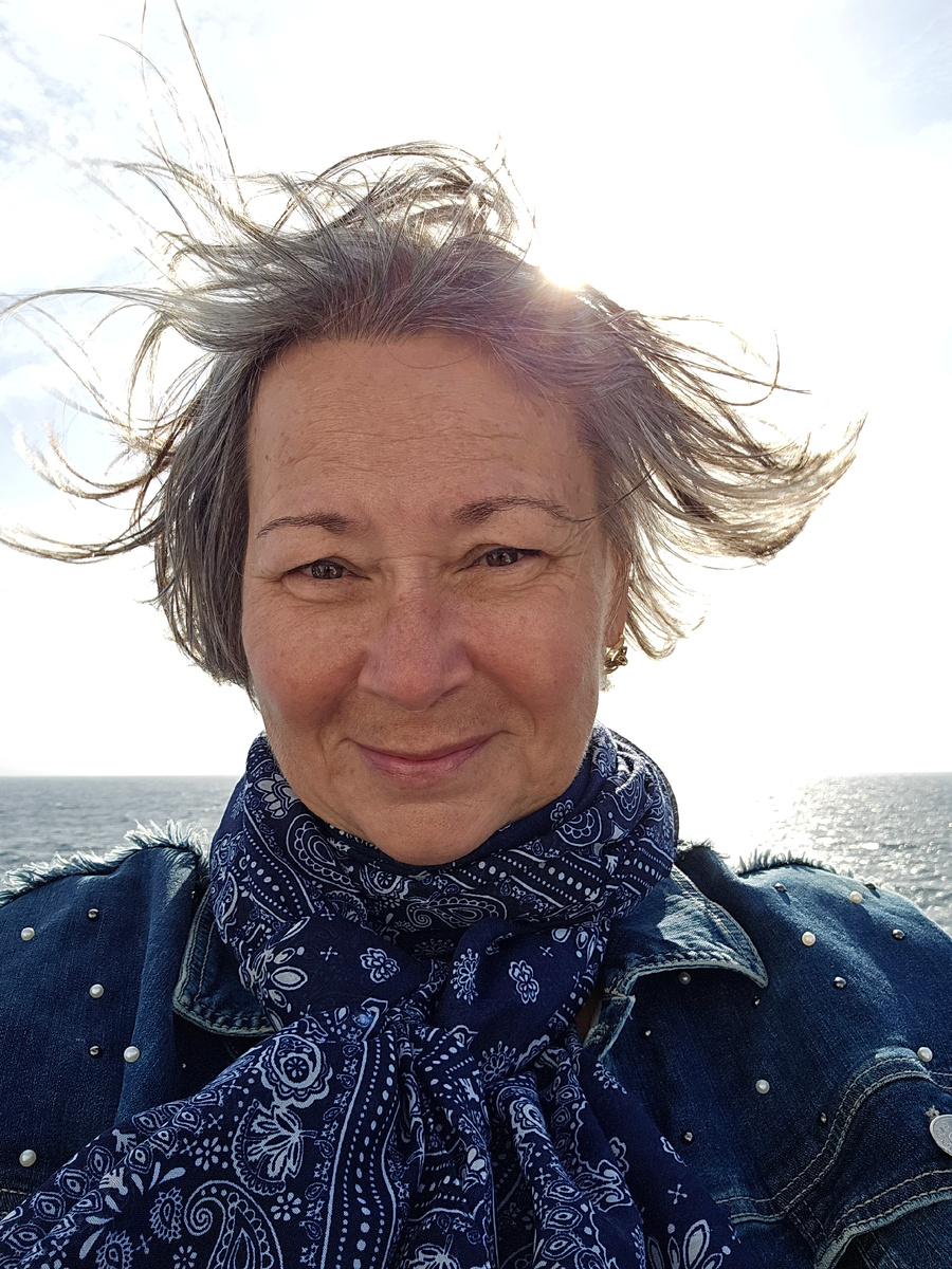 Ветер даже такую милашку как я легко превращает в Медузу Горгону