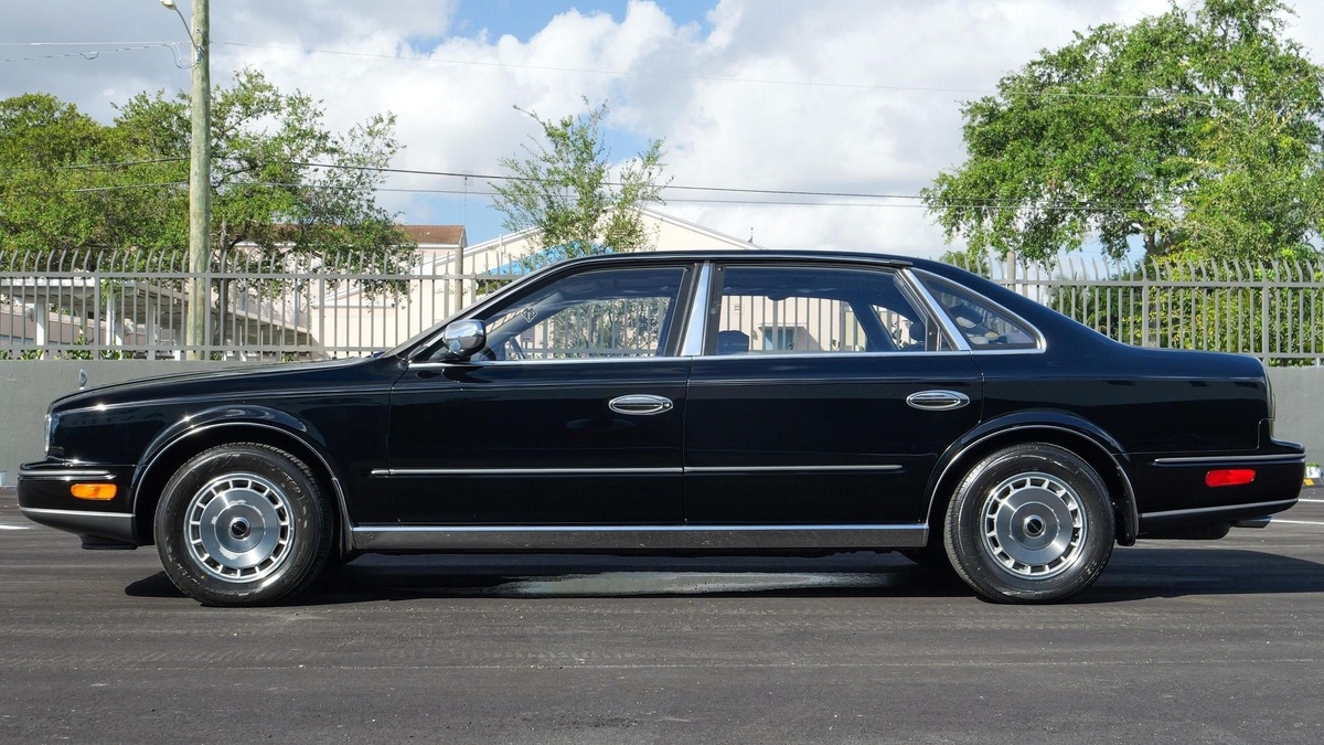 Nissan President 1992 года