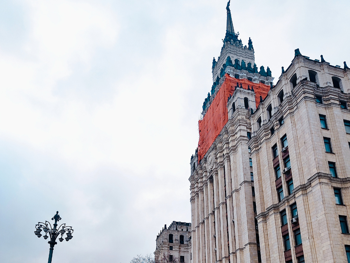 Высотное здание у Красных Ворот, одна из семи знаменитых «сталинских высоток» в Москве. Все фото автора статьи.