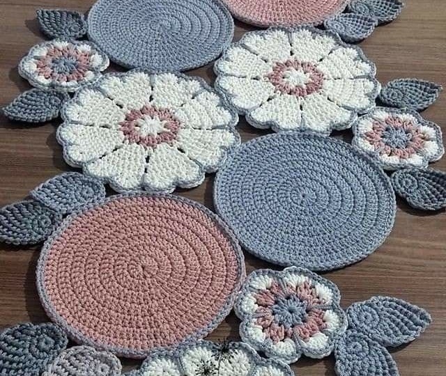Вязаный уют для дома: салфетки, коврики и декоративные украшения