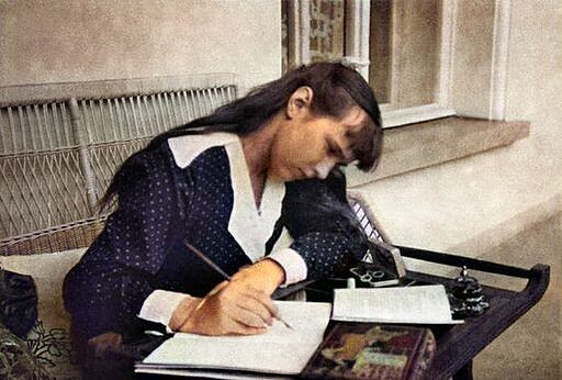 Анастасия Николаевна во время занятий.