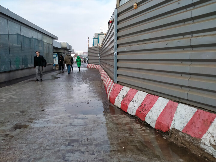 Забор стройплощадки будущего ТПУ «Нагатинская».