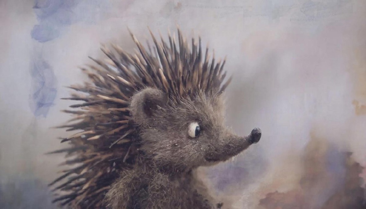 Можно быть напуганным и потерянным, но продолжать движение, и в конце концов ты обязательно найдешь свой огонек в окне.