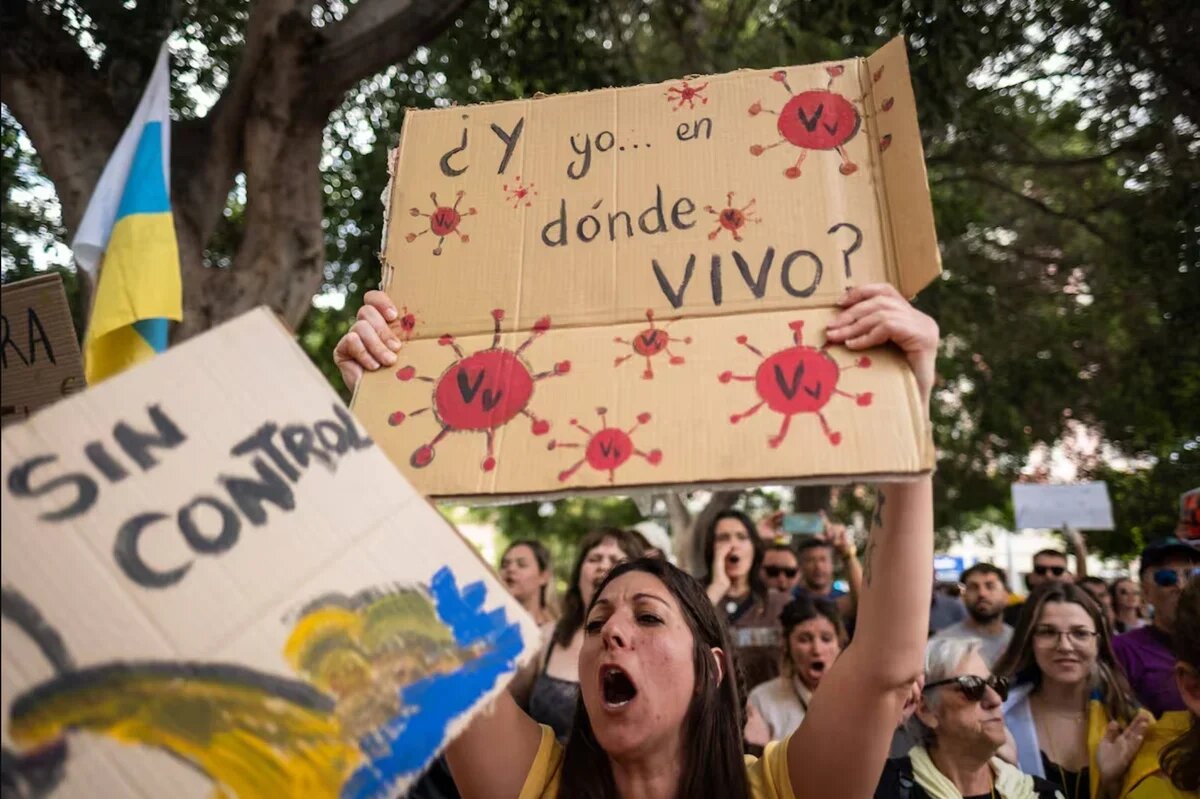    Протесты местных жителей на канарских островах. Фото: Mallorca Bulluten