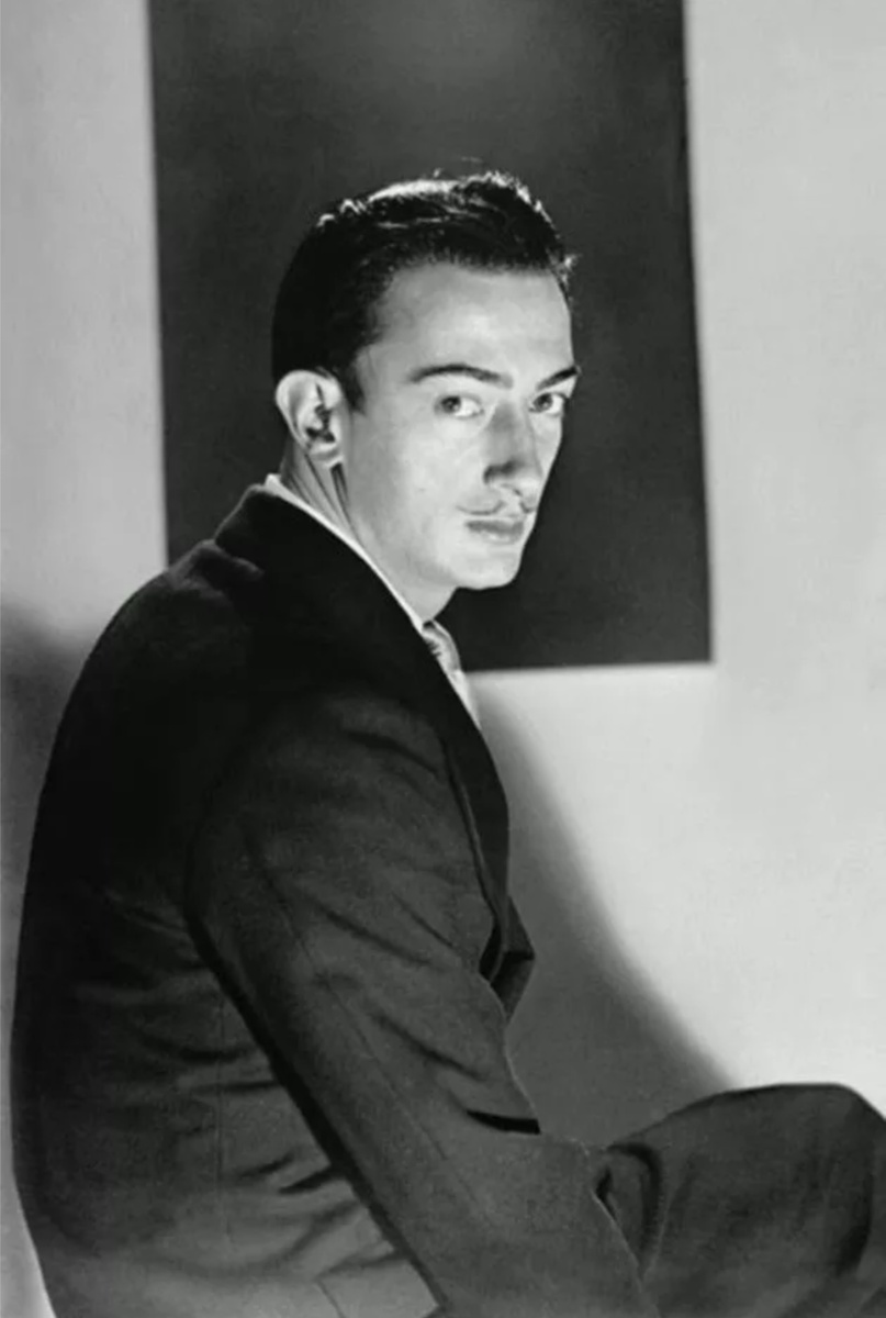 Бунтарь и провидец. Дали в годы учебы в Мадриде, где он нашел свою «стаю» и столкнулся с первой любовной драмой — страстью поэта Федерико Гарсиа Лорки.