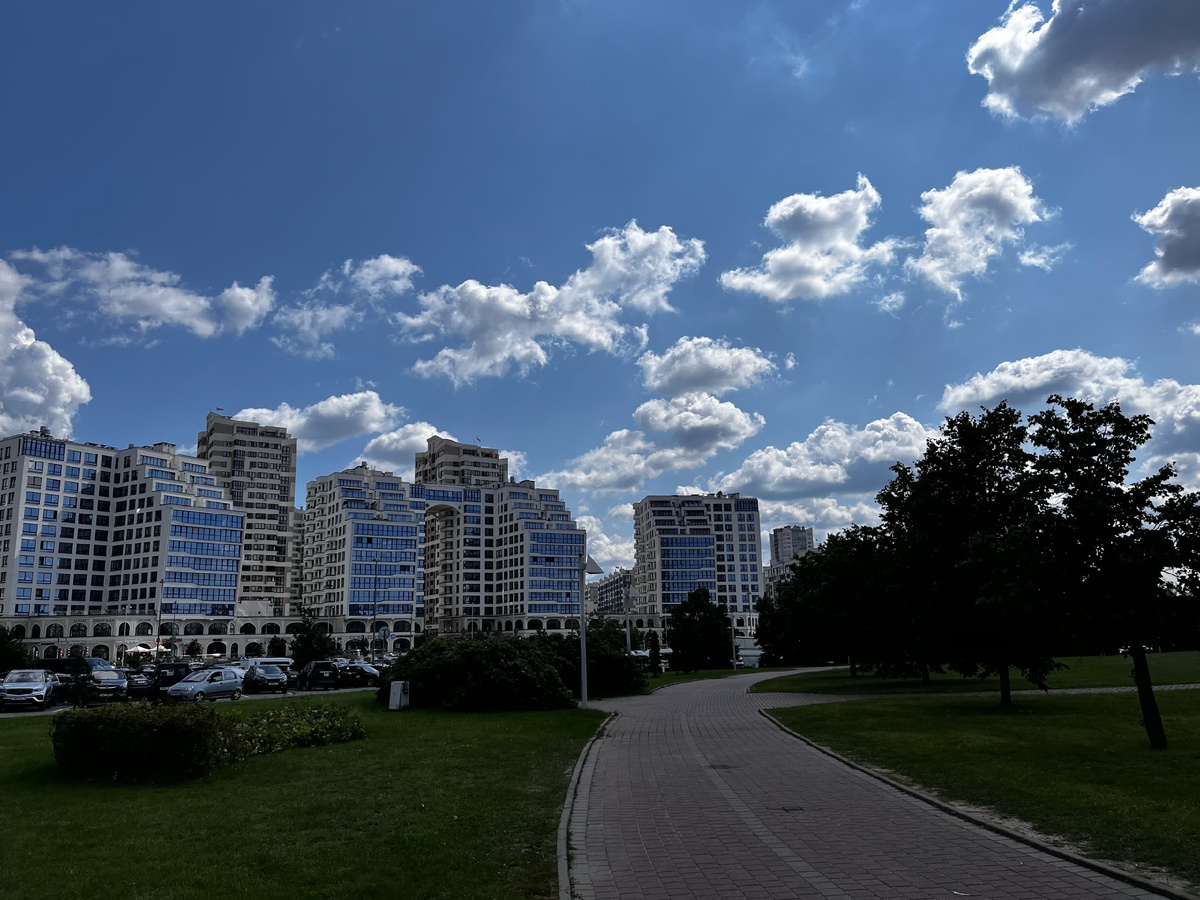 Виды вокруг на многоэтажки