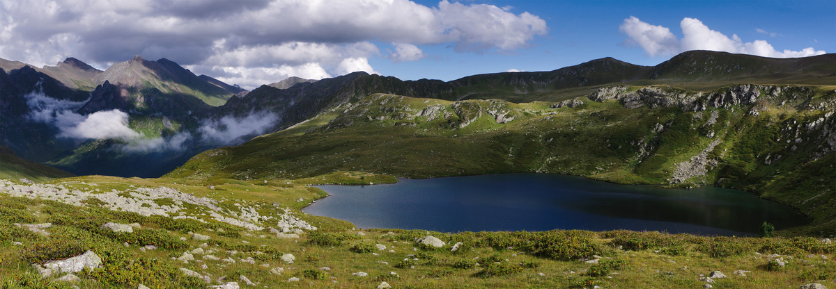 Одно из Ацгарских озер.