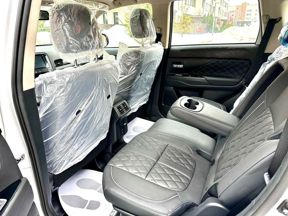 Mitsubishi не может продать в РФ машины 2022 года выпуска. Источник иллюстрации - auto.ru