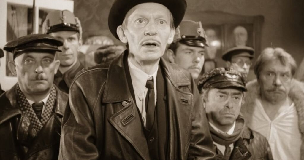 В чём заключалась сила Сталина и организаторская слабость Троцкого?