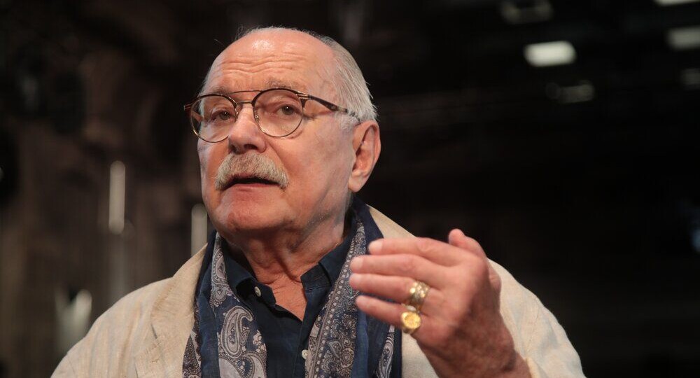 Кинорежиссер Никита Михалков встретился в Москве с творческой молодежью