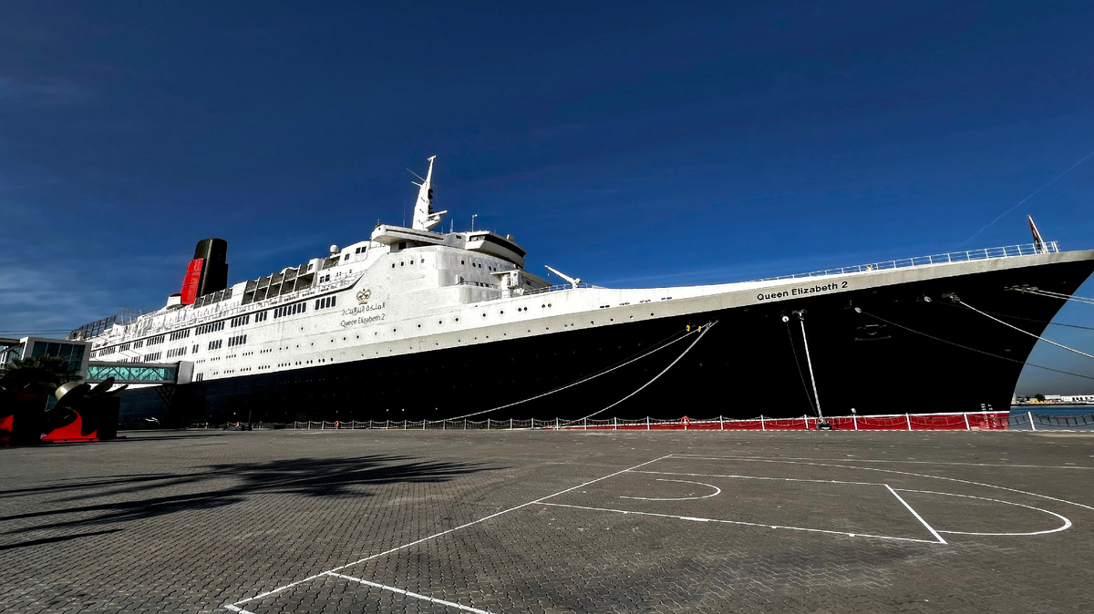 Лайнер Queen Elizabeth 2