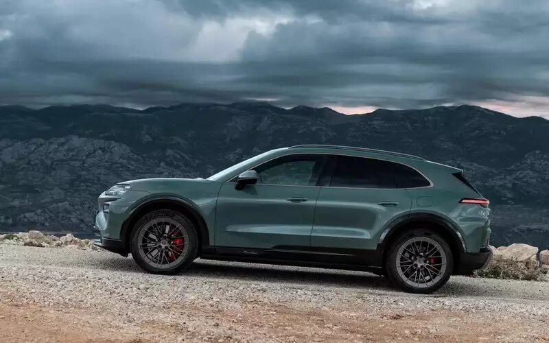   Porsche Cayenne Turbo Electric