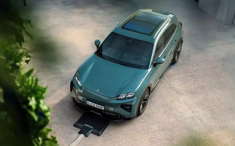    Porsche Cayenne Turbo Electric