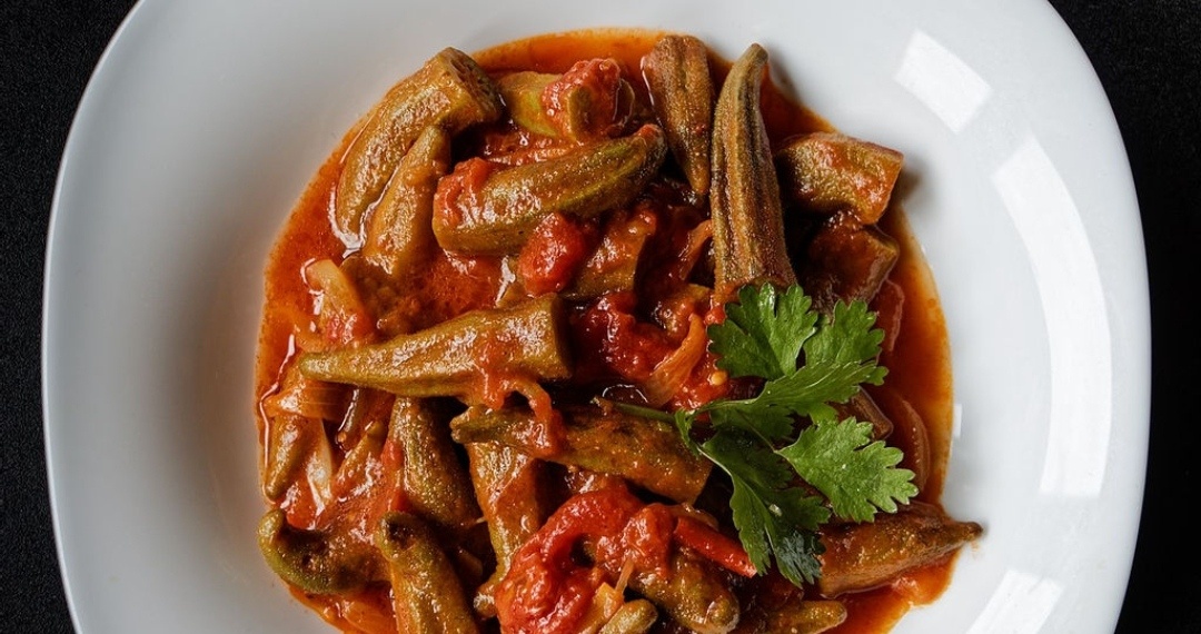 Тушёная бамия.